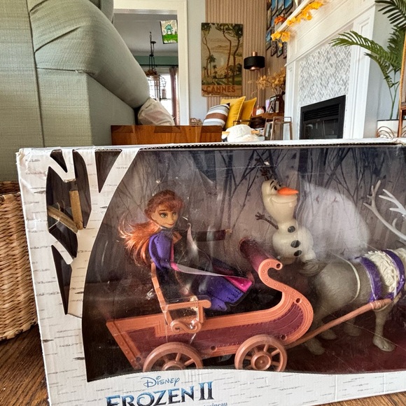 New in Box sealed rare Disney Frozen II Magical Journey Set - Picture 4 of 5